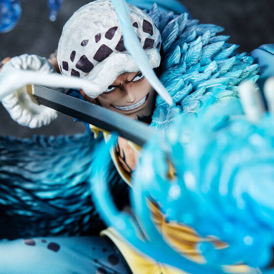 One Piece POP WA-MAXIMUM Surgeon of Death Trafalgar Law Awakened Figure