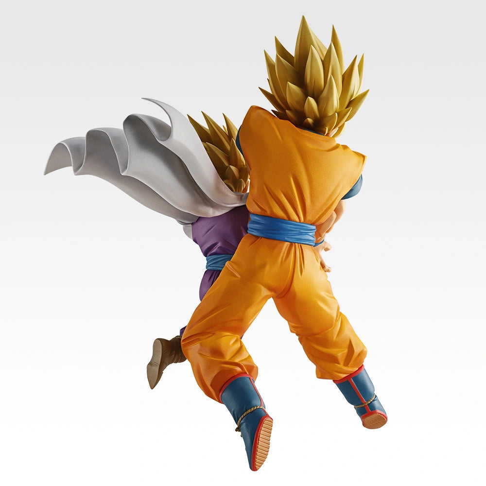 Ichiban Kuji Dragon Ball E Prize Son Goku and Son Gohan Figure Set